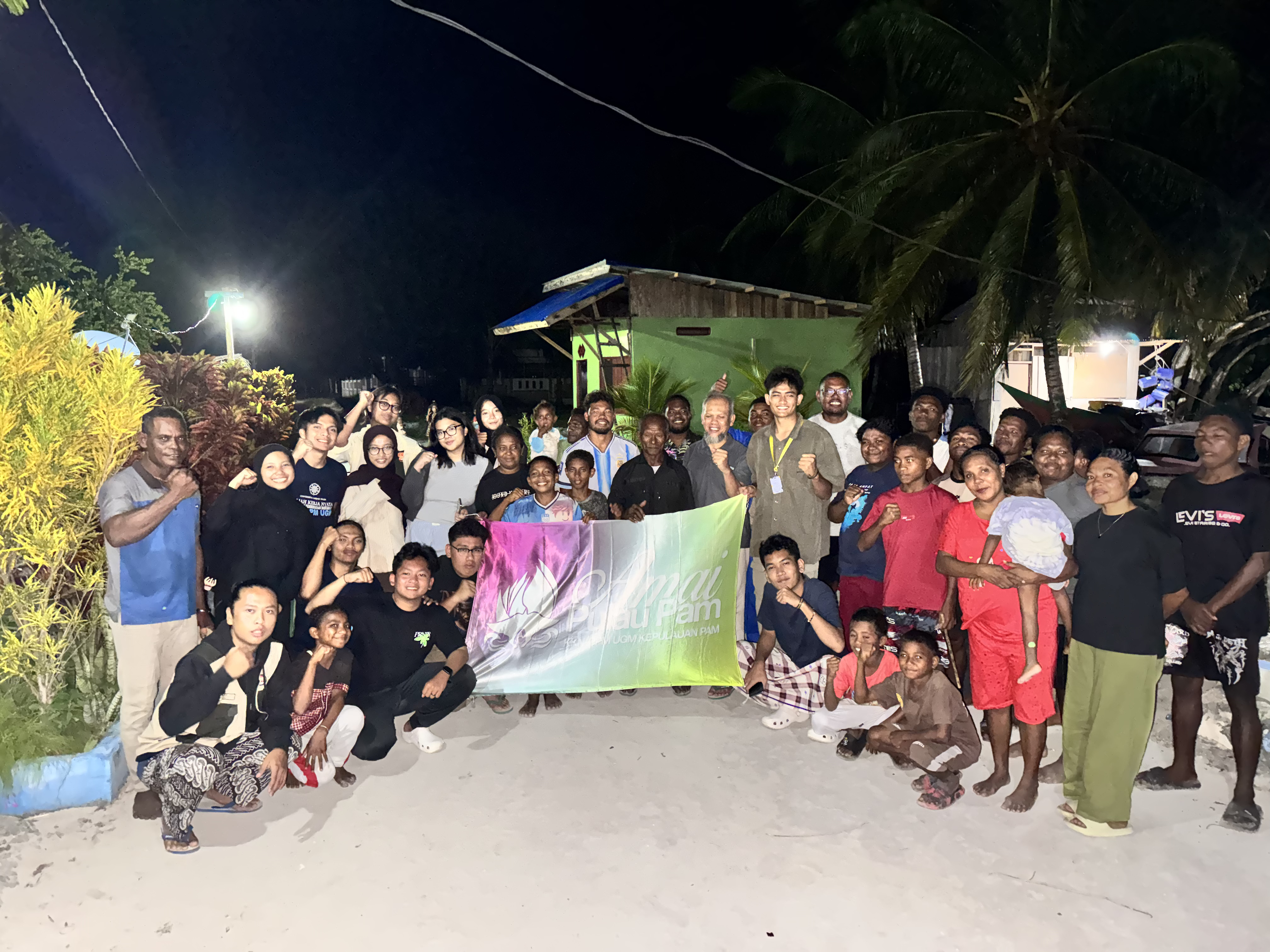 Penyerahan Resmi Mahasiswa KKN UGM ke Kampung Saukabu